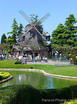 windmill euro disney paris