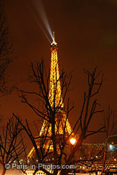 the eiffle tower, early morning sunrise