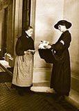 old photos of paris, french Postwoman, paris