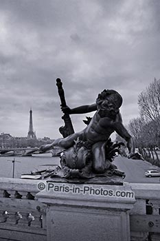 pont alexandre iii, famous paris bridge