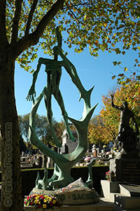 pere lachaise cemetery