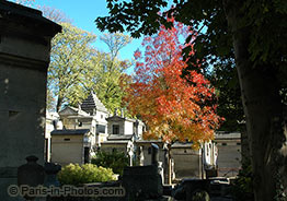 pere lachaise cemetery, autumn