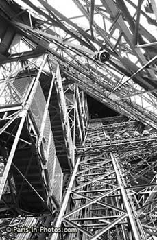 eiffel tower elevator